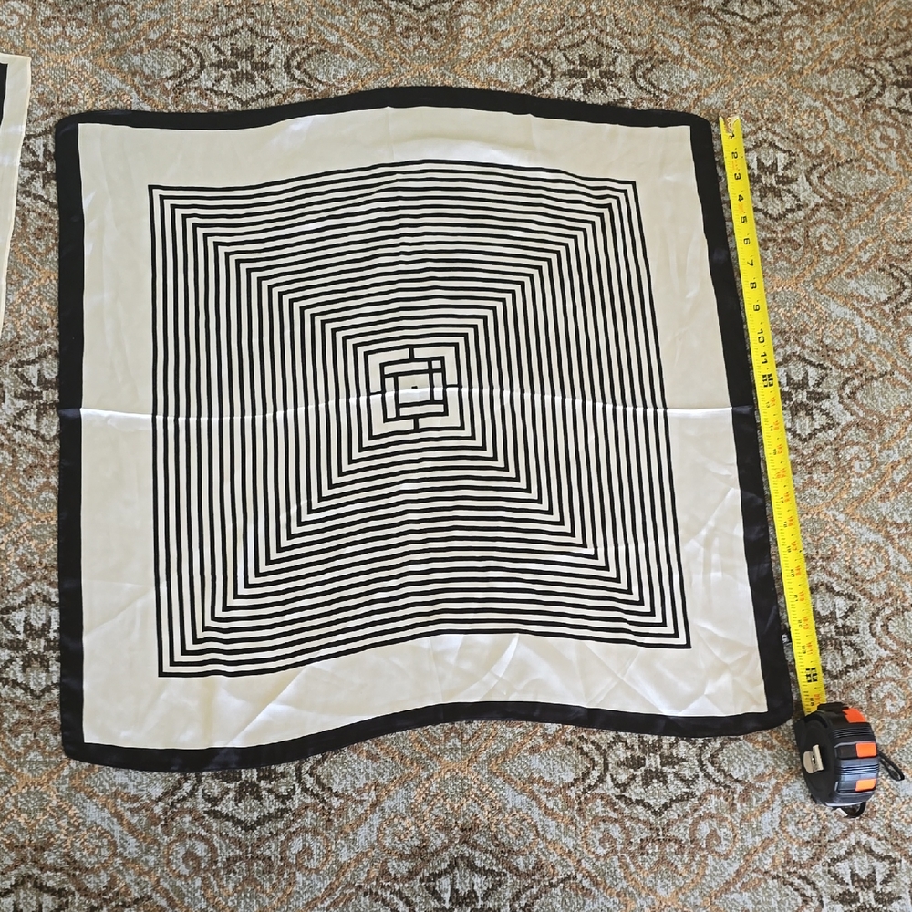 Black and White Geometric Pattern Scarf